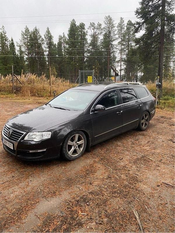 Brun Begagnad 2008 VW Passat Highline Kombi | 25 000 kr (Bra pris) - Bild 1/3