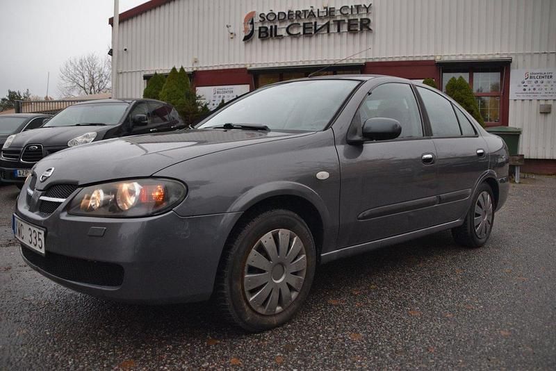 Mörkgrå Begagnad 2005 Nissan Almera Sedan | 32 899 kr (Lite dyr) - Bild 1/4