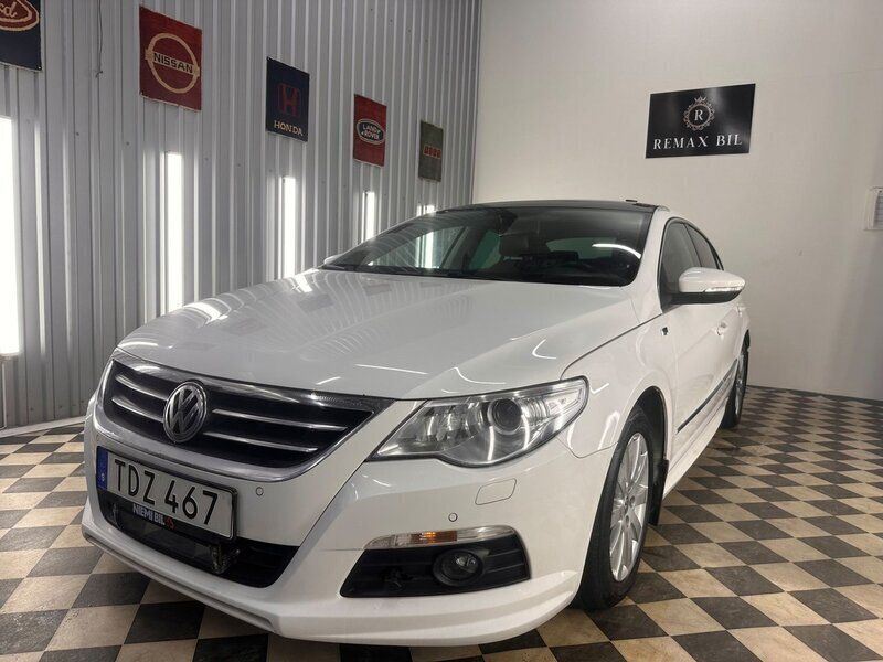 Vit Begagnad 2011 VW CC Sedan | 89 900 kr (Marknadspris) - Bild 1/4