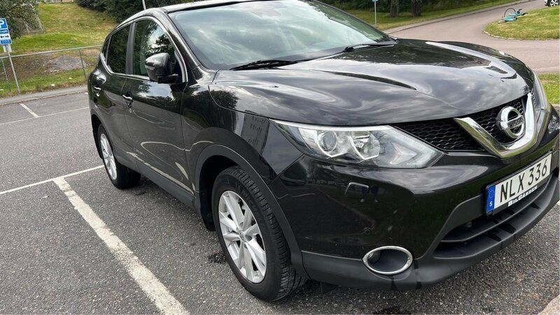 Svart Begagnad 2017 Nissan Qashqai 360º SUV | 95 000 kr (Superpris) - Bild 1/4