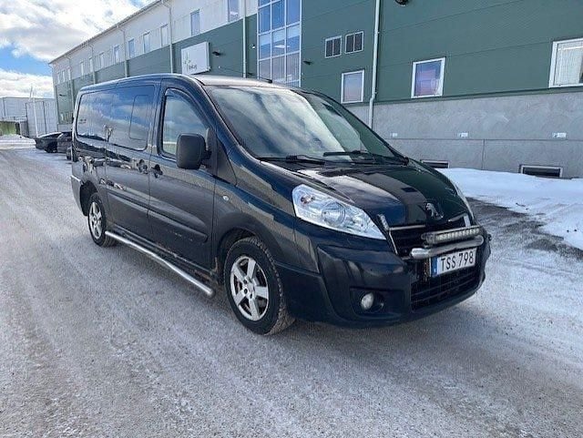 Begagnad Peugeot Expert 163 HK (119 kW) 2014 Svart Van