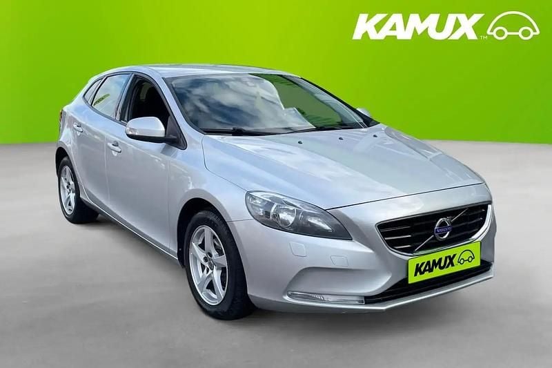 Silver Begagnad 2014 Volvo V40 Kinetic Kombi | 94 800 kr (Bra pris) - Bild 1/4