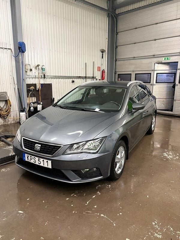 Gray metallic Begagnad 2018 Seat Leon ST Kombi | 110 000 kr (Bra pris) - Bild 1/4