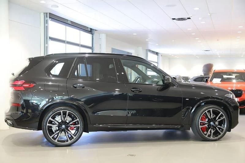Begagnad BMW X5 M Sport 496 HK (364 kW) 2025 Svart SUV