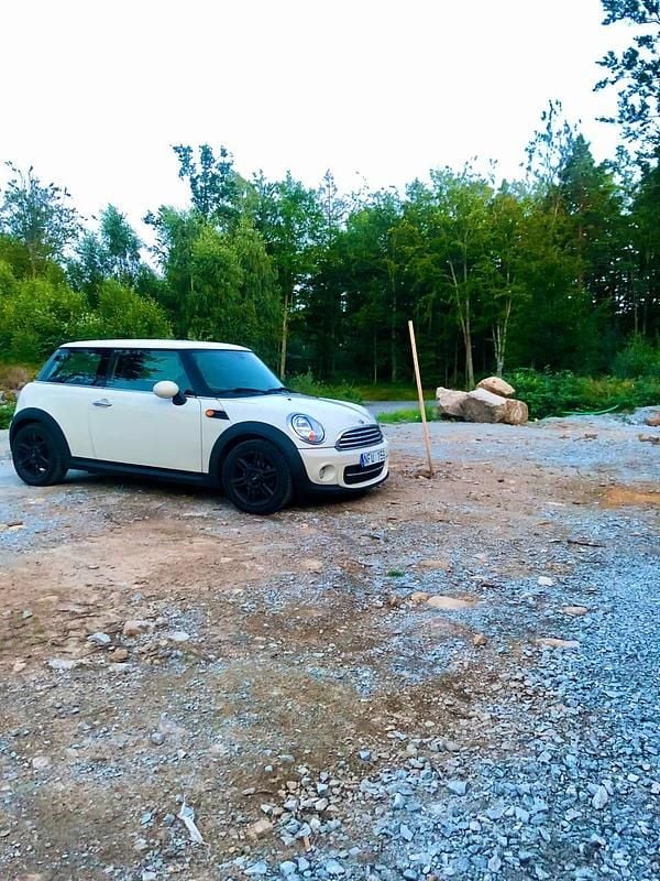 Begagnad 2013 Mini Cooper D Halvkombi | 75 000 kr (Marknadspris) - Bild 1/1