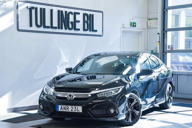 Svart Begagnad 2019 Honda Civic Prestige Halvkombi | 229 900 kr (Marknadspris) - Bild 1/4