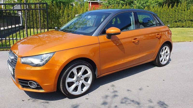 Orange Begagnad 2014 Audi A1 Sportback Sport Halvkombi | 85 000 kr (Bra pris) - Bild 1/4