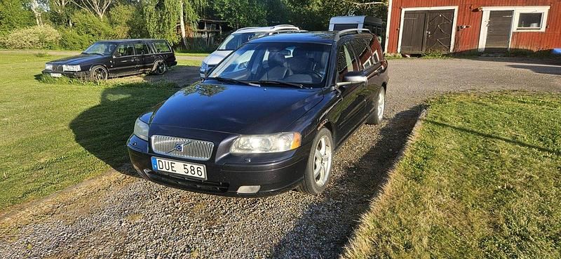 Blå Begagnad 2008 Volvo V70 Kombi | 29 000 kr (Marknadspris) - Bild 1/4