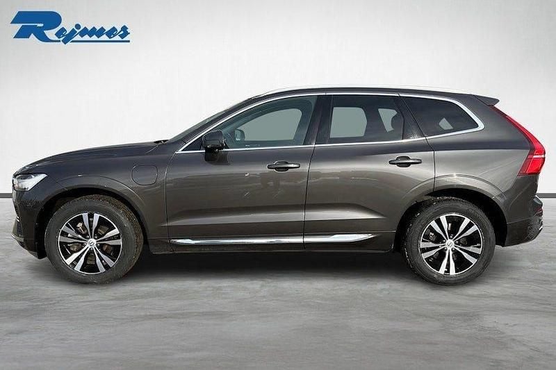 Begagnad Volvo XC60 Core 253 HK (186 kW) 2023 Platinum grey metallic SUV