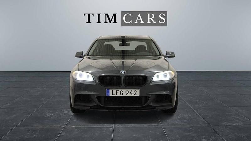 Begagnad BMW 550 413 HK (303 kW) 2011 Grön Sedan