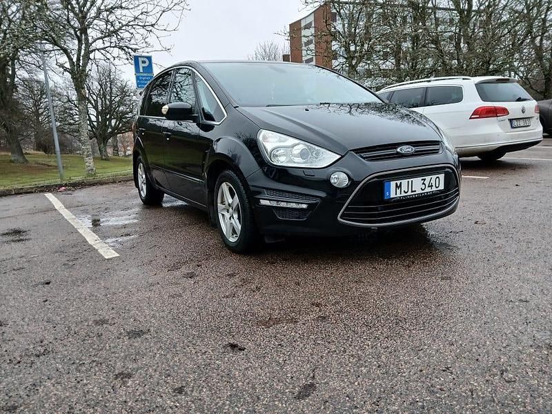 Begagnad Ford S-MAX S 163 HK (119 kW) 2014 Minibuss
