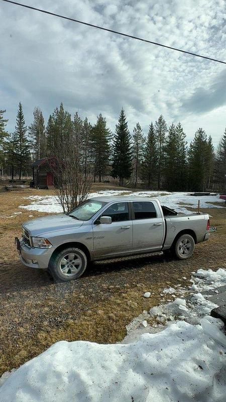 Silver Begagnad 2009 Dodge Ram Pickup | 165 000 kr (Marknadspris) - Bild 1/2