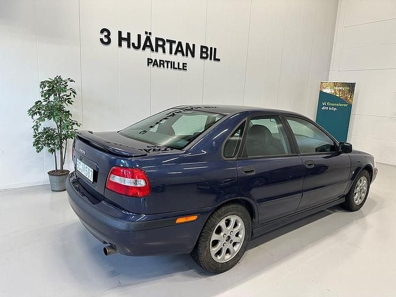 Begagnad Volvo S40 122 HK (89 kW) 2000 Mörkblå Sedan