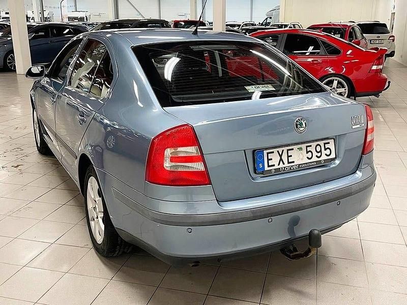 Begagnad Skoda Octavia 102 HK (75 kW) 2008 Ljusgrå Sedan