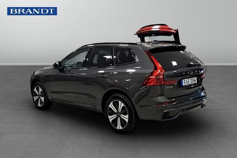 Begagnad Volvo XC60 Plus 462 HK (339 kW) 2023 Grå SUV