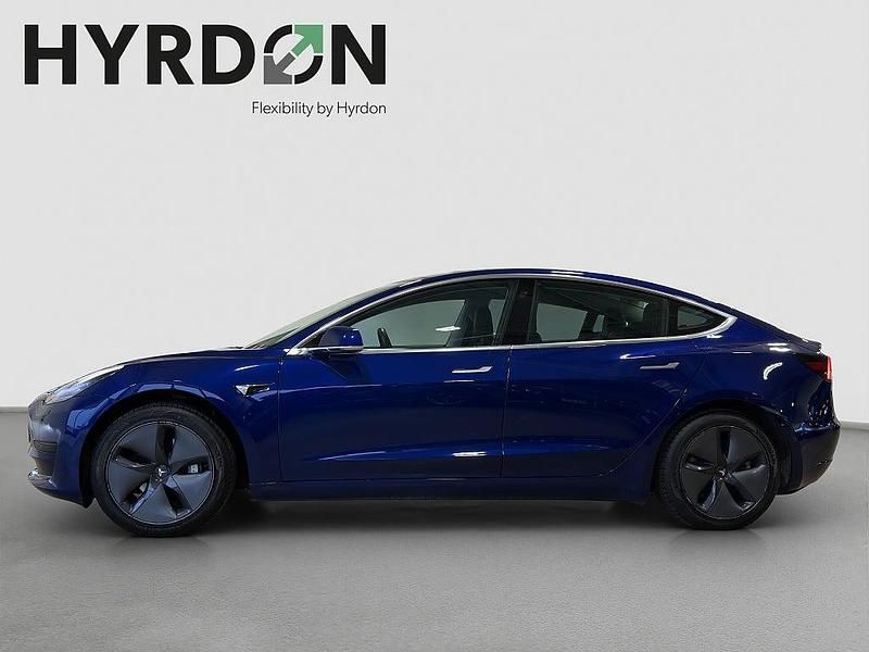 Begagnad Tesla Model 3 Standard Range Plus 366 kW (498 HK) 2019 Blå Sedan