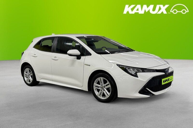 Vit Begagnad 2020 Toyota Corolla Active Halvkombi | 154 800 kr (Marknadspris) - Bild 1/3