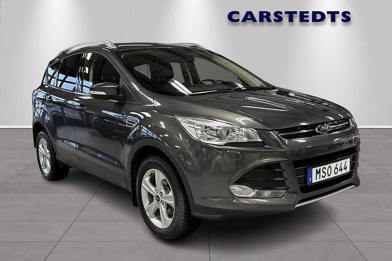 Grå Begagnad 2015 Ford Kuga Titanium SUV | 119 900 kr (Marknadspris) - Bild 1/4