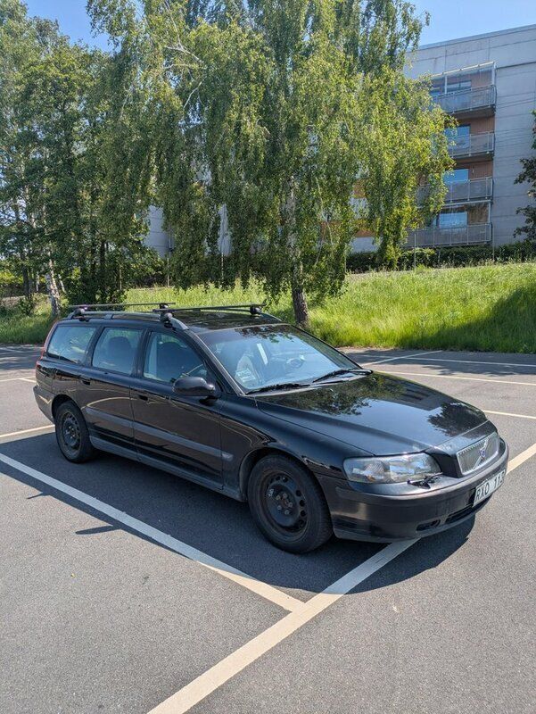 Svart Begagnad 2001 Volvo V70 Kombi | 18 000 kr (Bra pris) - Bild 1/4