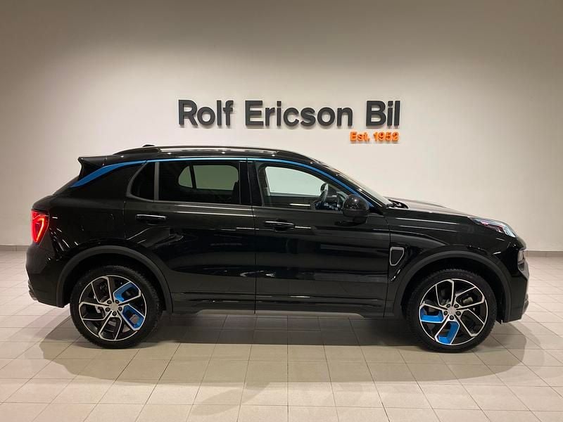 Begagnad Lynk & Co 01 264 HK (194 kW) 2022 Svart SUV
