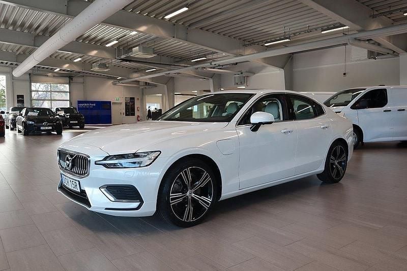 Vit Begagnad 2020 Volvo S60 Inscription Sedan | 339 800 kr (Marknadspris) - Bild 1/4