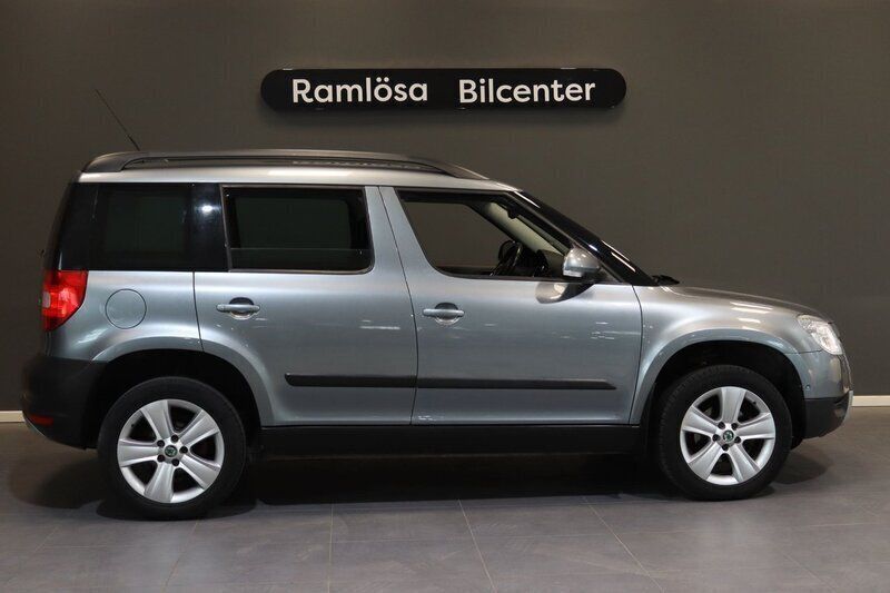 Begagnad Skoda Yeti Experience 105 HK (77 kW) 2010 Silver SUV