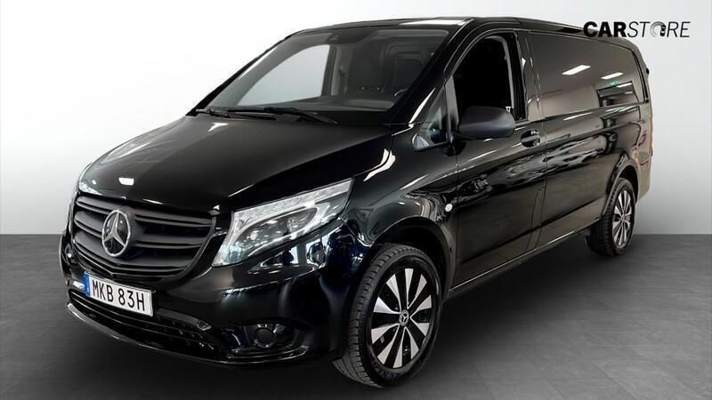 Svart Begagnad 2022 Mercedes Vito Minibuss | 343 920 kr - Bild 1/4