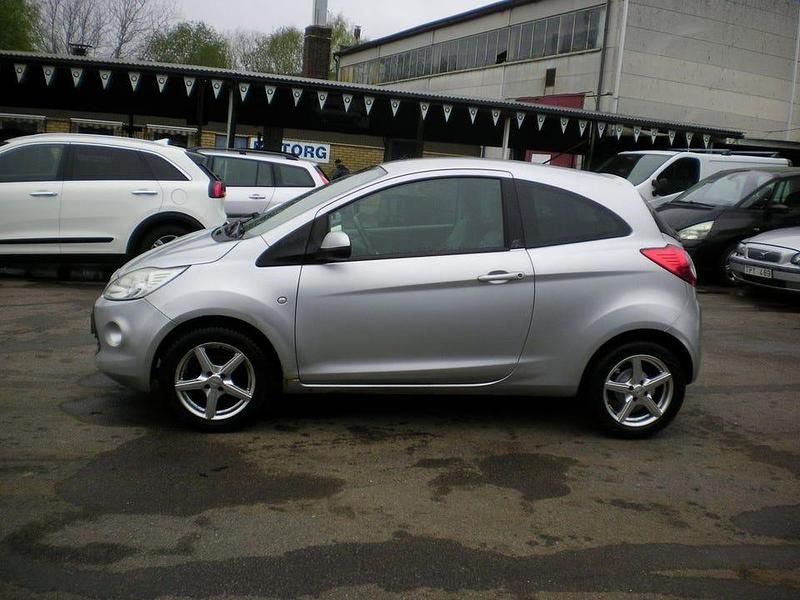Begagnad Ford Ka Titanium 70 HK (51 kW) 2010 Grå Halvkombi