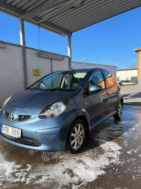 Blå Begagnad 2008 Toyota Aygo Halvkombi | 17 000 kr (Bra pris) - Bild 1/3