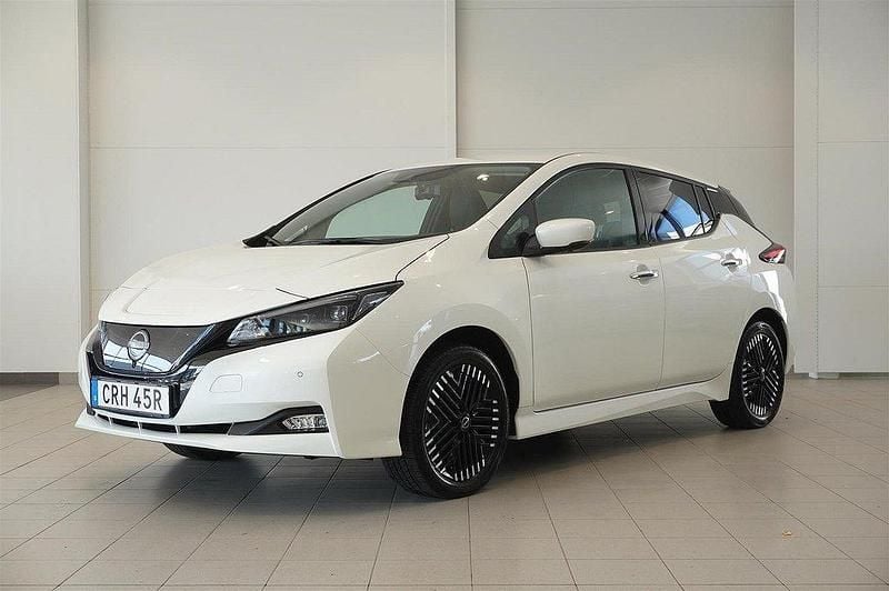 Vit Begagnad 2022 Nissan Leaf Tekna Halvkombi | 249 900 kr (Dyr) - Bild 1/4