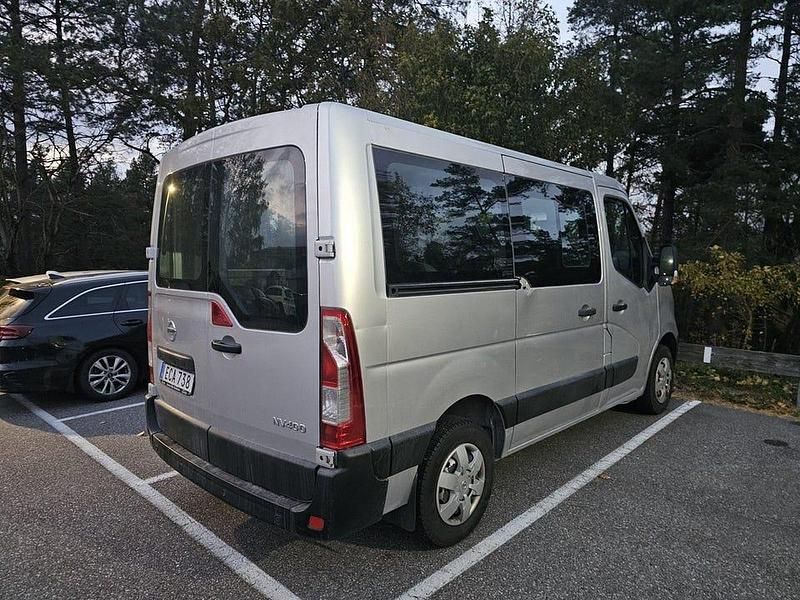 Silver Begagnad 2016 Nissan NV400 Van | 119 000 kr (Marknadspris) - Bild 1/4