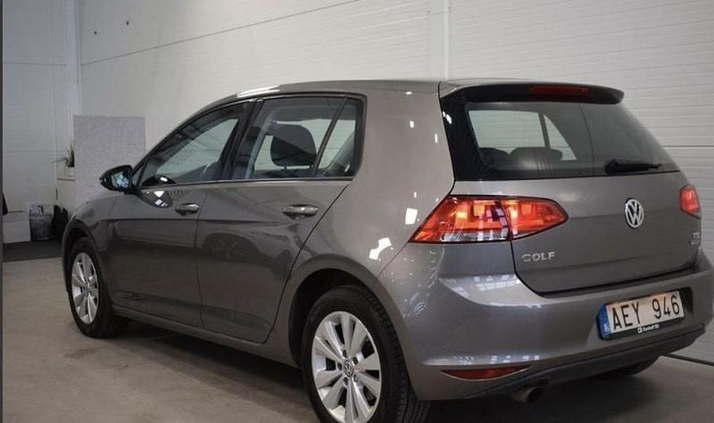 Grå Begagnad 2013 VW Golf VII Halvkombi | 70 000 kr (Marknadspris) - Bild 1/3