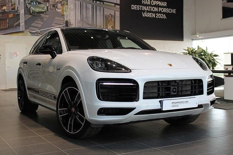 Vit Begagnad 2022 Porsche Cayenne Platinum Edition SUV | 975 000 kr (Dyr) - Bild 1/4