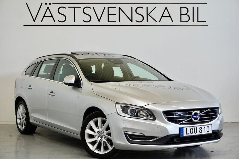 Silver Begagnad 2015 Volvo V60 Momentum Kombi | 169 000 kr (Marknadspris) - Bild 1/4