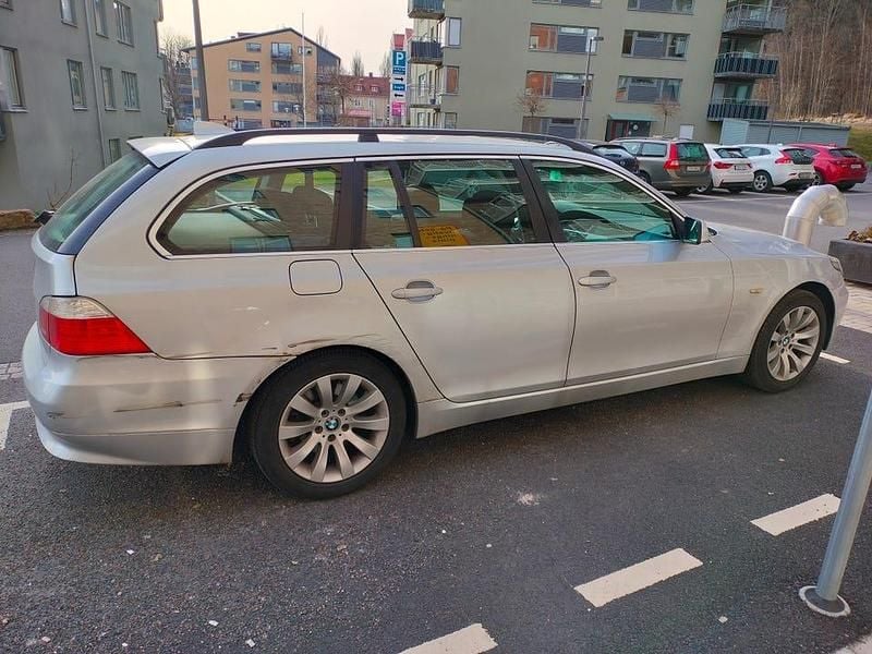 Begagnad BMW 520 177 HK (130 kW) 2009 Ljusgrå Kombi