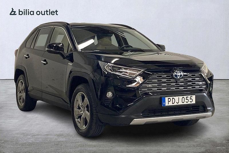 Svart Begagnad 2021 Toyota RAV4 Hybrid Executive SUV | 324 900 kr (Marknadspris) - Bild 1/4