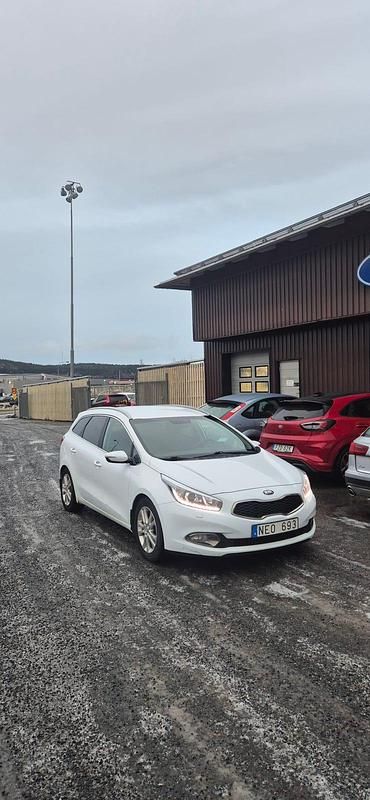 Begagnad Kia Ceed Sportswagon 128 HK (94 kW) 2013 Kombi