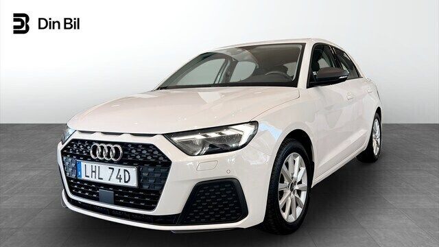 Cortinavit Begagnad 2023 Audi A1 Sportback Proline Halvkombi | 219 000 kr (Marknadspris) - Bild 1/4