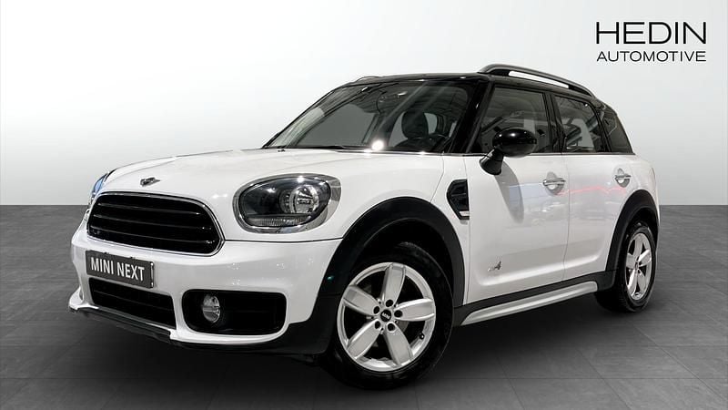 Vit (white) Begagnad 2017 Mini Cooper Countryman Comfort SUV | 158 700 kr (Bra pris) - Bild 1/4
