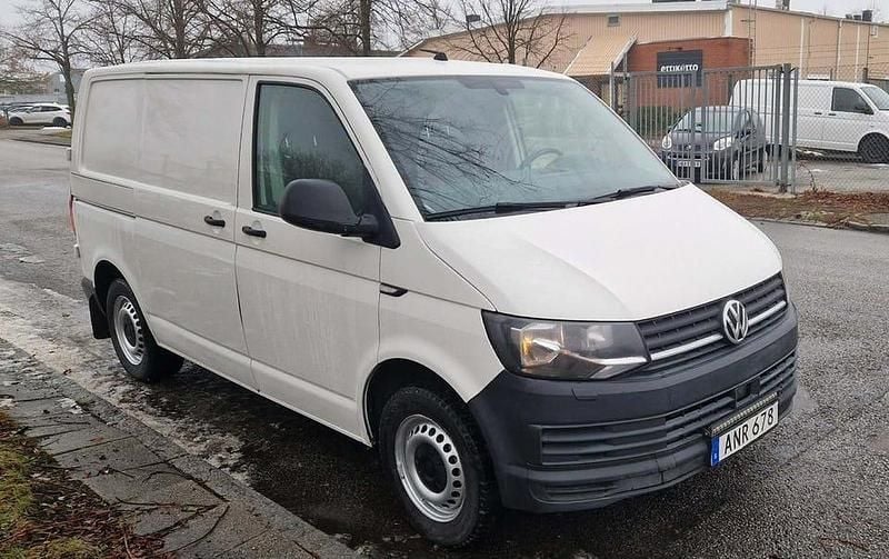 Vit Begagnad 2019 VW T6.1 Van | 149 899 kr - Bild 1/4