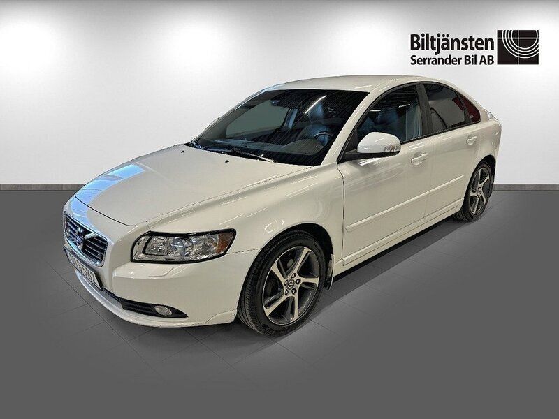 Vit Begagnad 2011 Volvo S40 Momentum Sedan | 109 900 kr - Bild 1/4