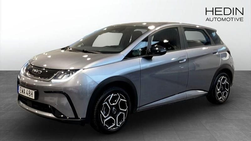 Grå Begagnad 2023 BYD Dolphin Comfort Halvkombi | 279 900 kr (Lite dyr) - Bild 1/4