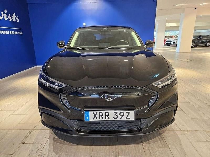 Begagnad Ford Mustang Mach-E Standard Range 200 kW (272 HK) 2022 Svart SUV