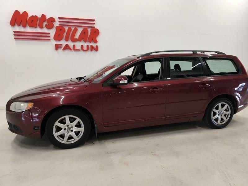 Röd Begagnad 2009 Volvo V70 Momentum Kombi | 49 900 kr (Marknadspris) - Bild 1/4