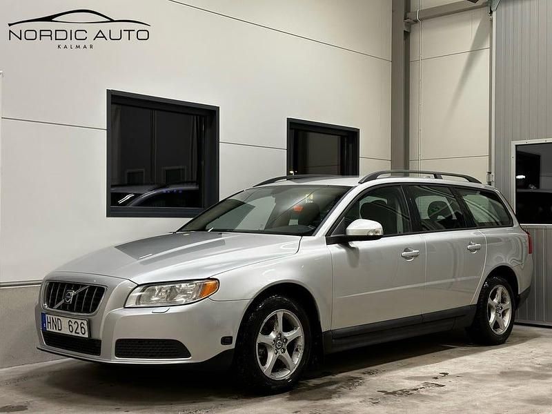 Begagnad Volvo V70 Kinetic 146 HK (107 kW) 2008 Grå Kombi