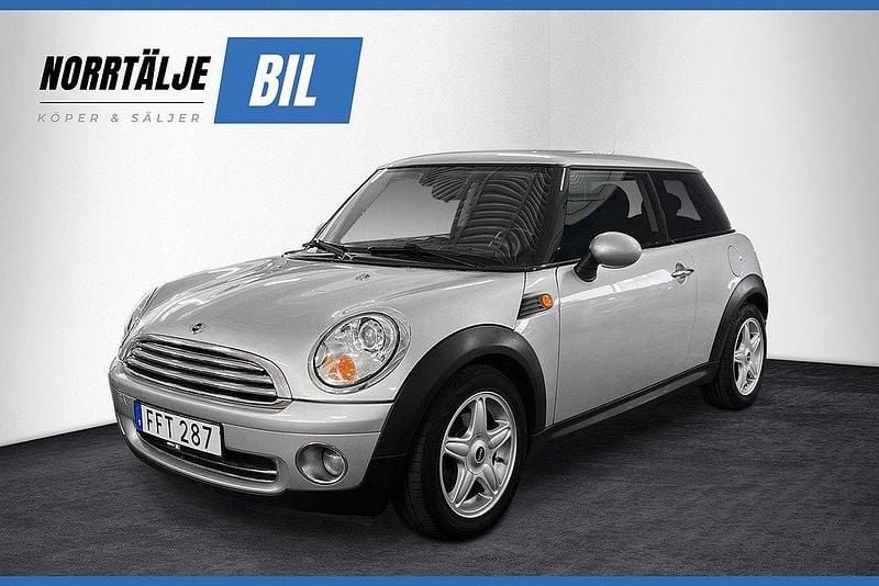 Ljusgrå Begagnad 2010 Mini Cooper Chili Halvkombi | 64 900 kr (Marknadspris) - Bild 1/4