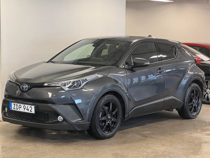 Mörkgrå Begagnad 2017 Toyota C-HR Executive SUV | 219 900 kr (Marknadspris) - Bild 1/4