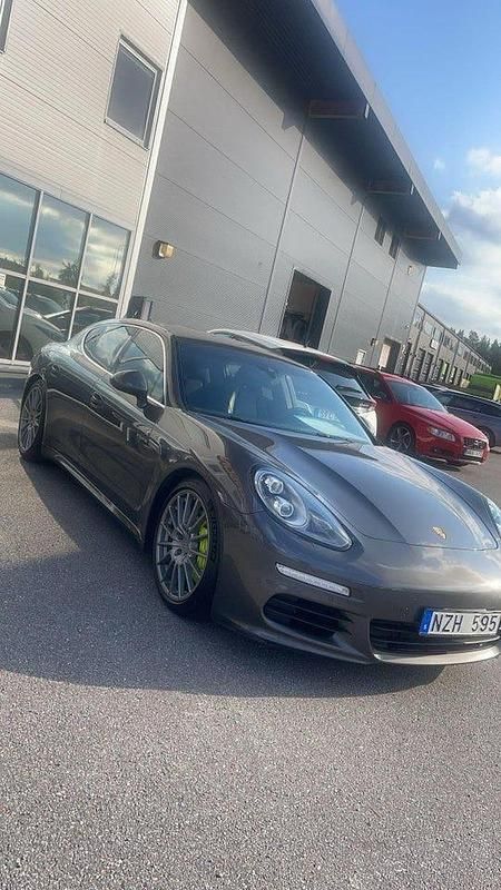 Begagnad 2014 Porsche Panamera Sedan | 400 000 kr - Bild 1/4