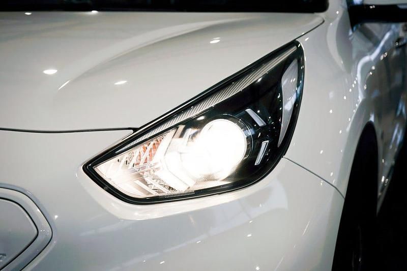 Begagnad Kia e-Niro Advance 150 kW (204 HK) 2020 Vit SUV