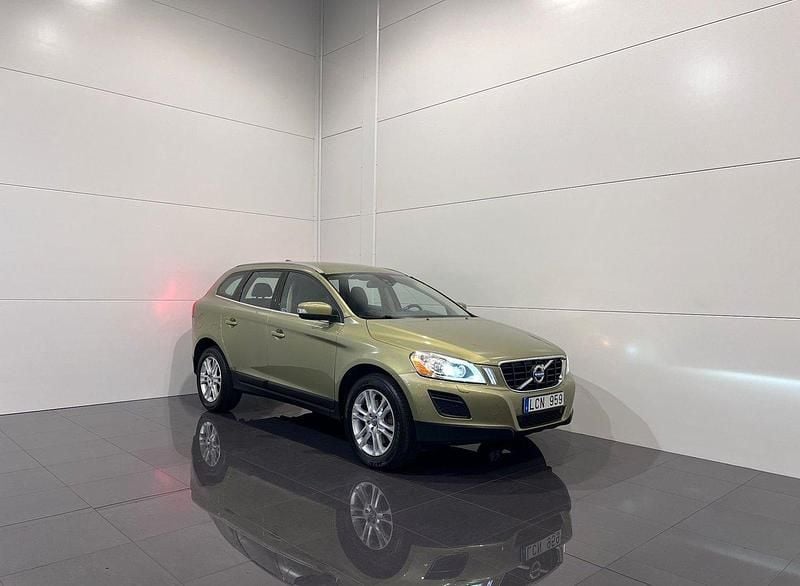 Grön Begagnad 2010 Volvo XC60 Summum SUV | 94 900 kr (Bra pris) - Bild 1/4